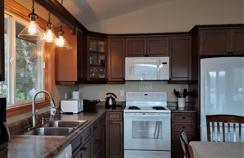 Lake of Bays Cottage | SANDY BEACH-LAKE OF BAYS, MUSKOKA NR HUNTSVILLE