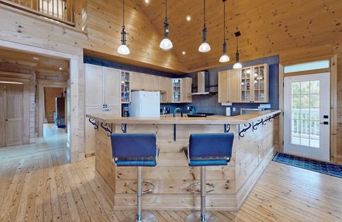 McKellar Cottage | Sandy Beach Muskoka 4 Beds Cottage