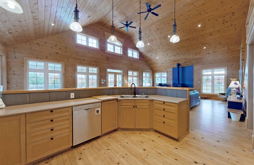 McKellar Cottage | Sandy Beach Muskoka 4 Beds Cottage