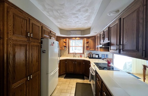 Traverse City House | Sandy Beach on West Grand Traverse Bay, Dog ok. Fire pit, kayaks. AC