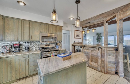 Orleans House | Sandy Beach Retreat | Lakefront on Big Spirit Lake