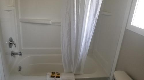 Okanagan-Similkameen Hotel | Sandy Beach Suites