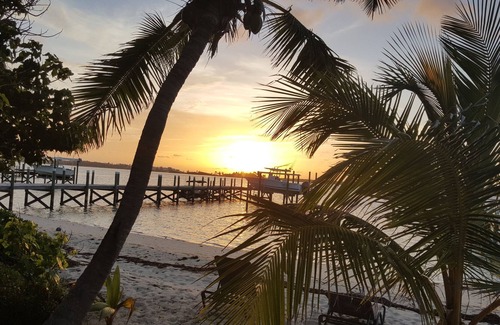 Lubbers Quarters Cay House | Sandy beachfront paradise with dock and a/c bedrooms at Green Bananas Cottage