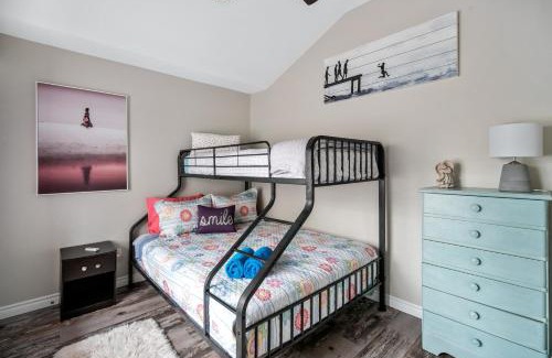Crystal Beach House | Sandy Cove Cottage