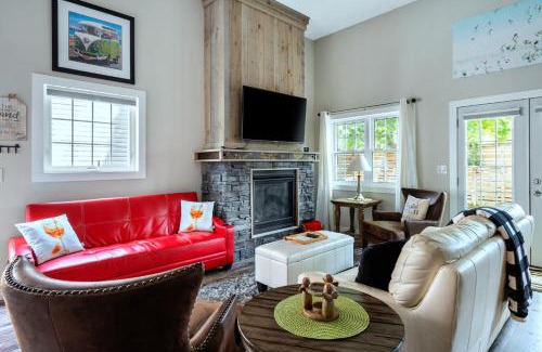 Crystal Beach House | Sandy Cove Cottage