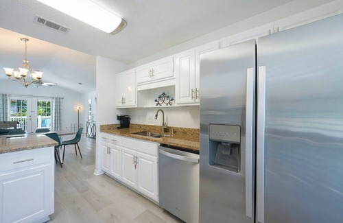 Gulfview Heights House | Sandy Daze - Vacation Rental on 30A Close to the Beach with Hot Tub