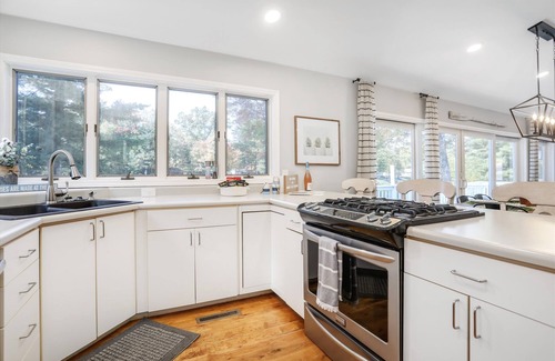 Gladwin House | Sandy Feet - Lakefront luxury, With A Beach!