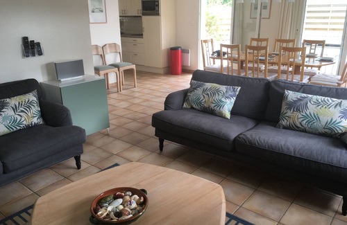 Moliets-et-Maa Villa | Sandy Feet Villa - beautiful home w/Heated Pool 800m to beach & fibre internet