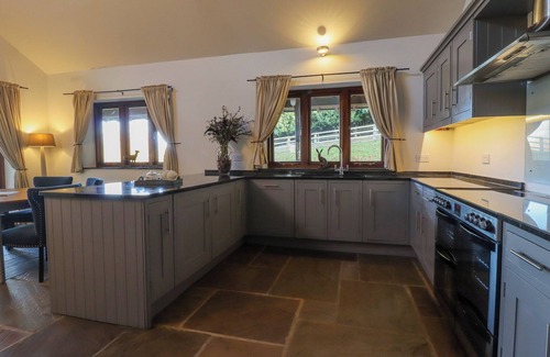 Knaresborough Cottage | SANDY GATE, pet friendly, character holiday cottage in Knaresborough
