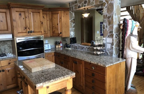 Trent Lakes House | Sandy Lake Chalet Getaway