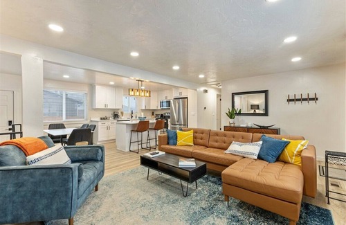 White City House | Sandy MTR- ski the season!