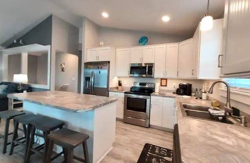 Caffeys Quarters House | Sandy Pants OBX/Duck