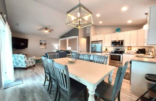 Caffeys Quarters House | Sandy Pants OBX/Duck