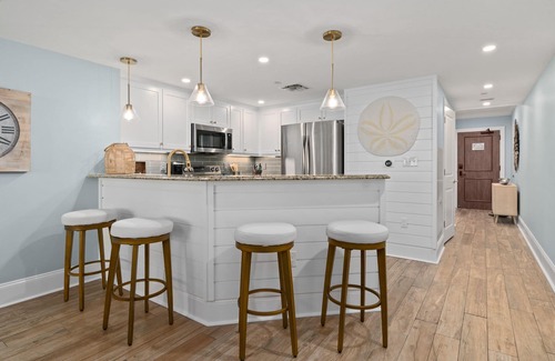 Ocean Drive Apartment | Sandy Pants | Updated Luxury Oceanfront Condo at Mar Vista