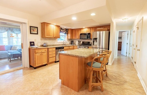 Ocean Pines House | Sandy Pines Retreat - 3 Bedrooms, 2 Bathrooms, Sleeps 10-Non Group Rental