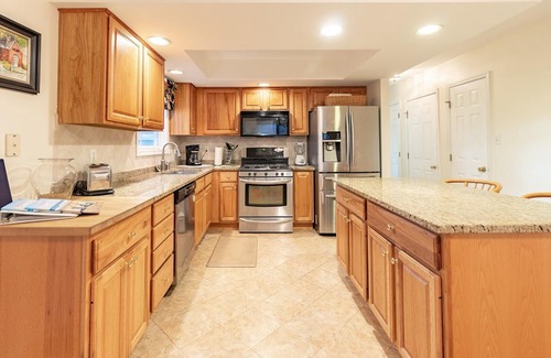 Ocean Pines House | Sandy Pines Retreat - 3 Bedrooms, 2 Bathrooms, Sleeps 10-Non Group Rental