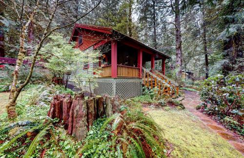 Marmot Hotel | Sandy River Cabin