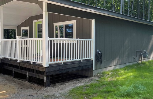 Grawn House | Sandy's Hide-A-Way - King Beds/EV Charger/ALL WELCOME!