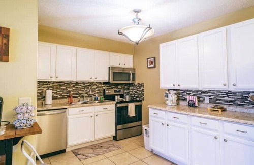 DeLand Cottage | * Sandy's Peaceful Retreat*