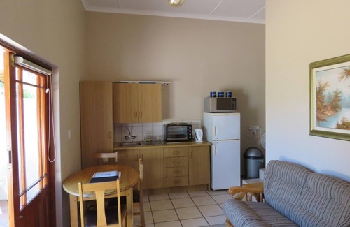Barrydale Apartment | Sandy's Place