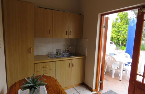 Barrydale Apartment | Sandy's Place