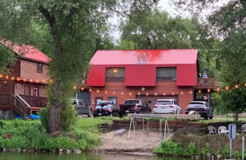 Harwood House | Sandy Shore Cottages Luxury Resort on Rice Lake