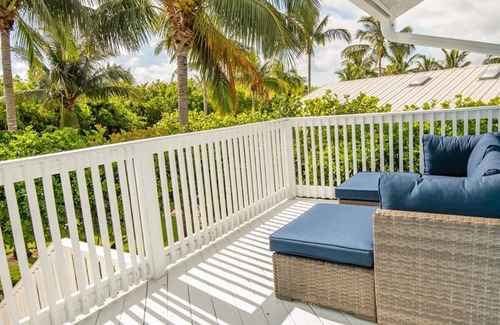 Fort Pierce Shores House | Sandy Shores 2BR Beach Getaway and Surf Spot