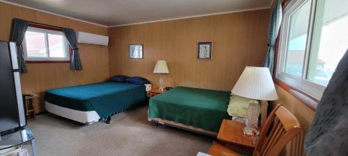 Escanaba Hotel | Sandy Shores Cottages