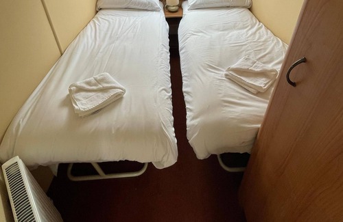 Icklesham House | Sandy Shores - Vintage van in Winchelsea (D/F)