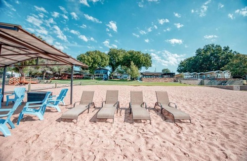 Kingsland House | Sandy Shores Vacation Home