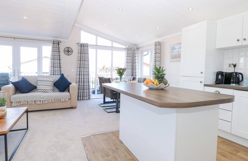 Bacton Cottage | SANDY SNUG, pet friendly, country holiday cottage in Bacton