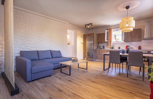 Ipsos Apartment | Sandy Suite | Jacuzzi | 10min Walk to Ipsos Beach