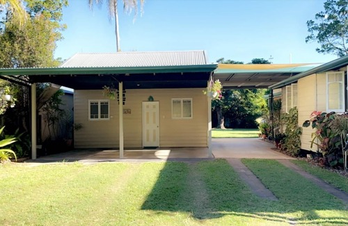 Toogoom Cabin | Sandy Toes Beachside Pad-Walkway to Toogoom Beach-Sleeps 4-BBQ-Plunge Pool
