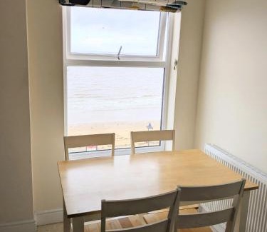 Burnham-on-Sea Apartment | Sandy Toes - Top floor with stunning sea view! Dogs welcome on request, extra fee