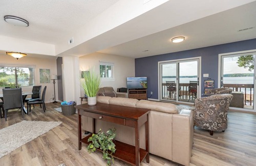 Henrico House | Sandy Trace Getaway on Lake Gaston