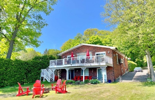 Penetanguishene Cottage | SandyBeach|Kayak|FirePit|Dock|10ppl in Midland