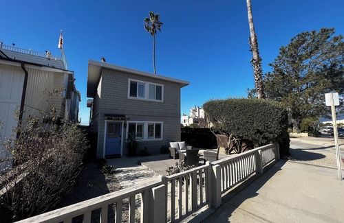 Carpinteria Condo | Sandyland Escape - 2 Bedroom Condo in Carpinteria that is steps from the sand!
