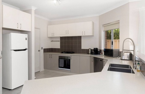 Abbey House | Sandylands Busselton with WiFi