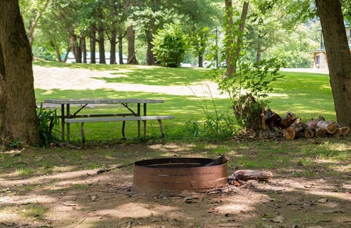 Haverhill House | Sandyville- A Riverside Retreat!