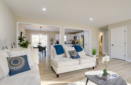 Sanford House | Sanford Family Home w/Deck ~ 2 Mi to Downtown!