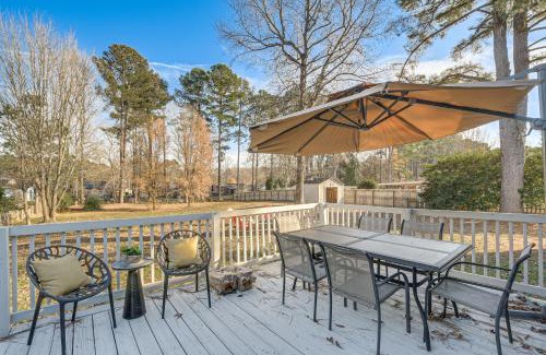 Sanford House | Sanford Family Home with Deck about 2 Mi to Downtown!