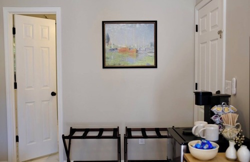 Sanford Apartment | Sanford Suite Retreat - B&B near Downtown