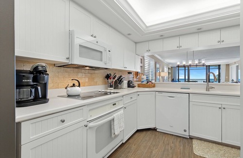 Beachview Country Club Estates Condo | Sanibel Full Gulf View Beachfront Condo! 3BR, 2 Bath, Pool, Tennis, Pickleball!