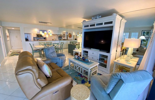 Punta Rassa Condo | Sanibel Harbour 1113: Escape to the water! Beautiful views + near FM Beach and Sanibel for shelling!