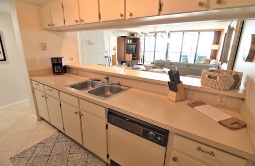 Punta Rassa Condo | Sanibel Harbour Resort Harbour Tower 312 Relaxing getaway overlooking the water