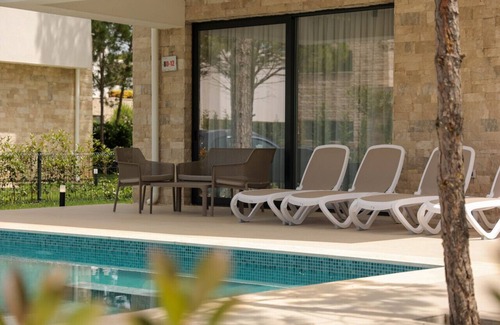 Ishem Apartment | Sanpietro Vacation Deluxe Villa