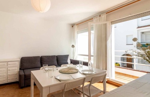 Ciudad Universitaria Apartment | SANT CARLES 25.2 - sunny apartment with terrace