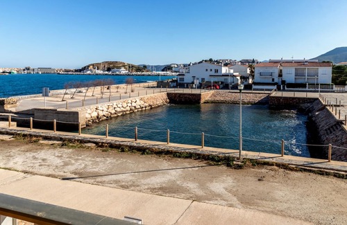 Llanca Apartment | Sant Carles 26 Magnificent apartment with garden
