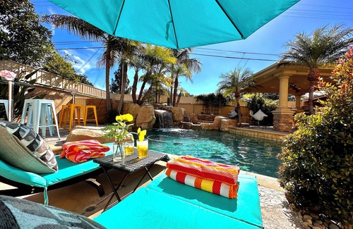 Floral Park House | Santa Ana Royal prestige home/pool-spa resort style/Disneyland/Beaches/16guest