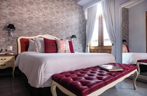 Casco Viejo Hotel | Santa Ana Suite: Historia, Encanto y Autenticidad